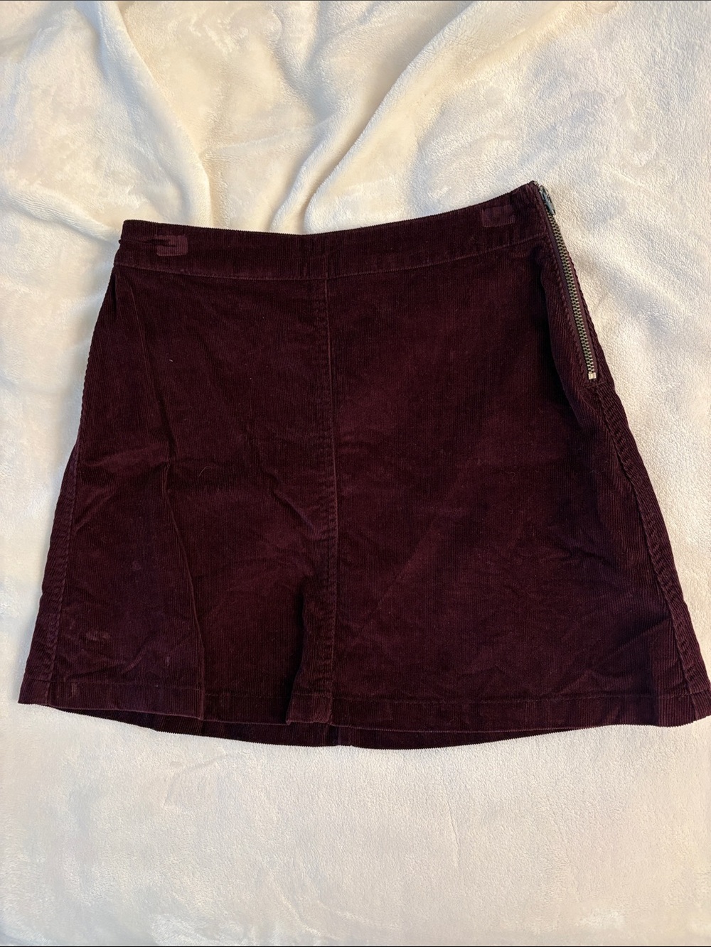 Aritzia Wilfred Women’s Corduroy Mini Skirt in Deep Burgundy